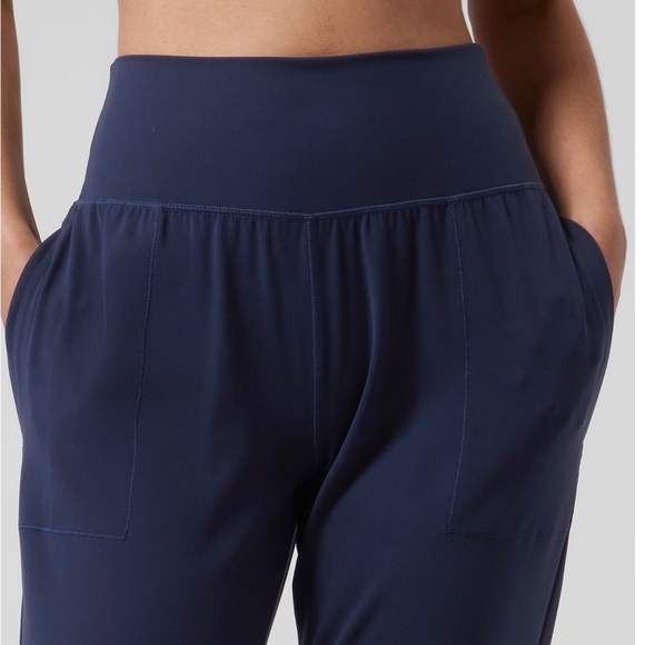 Athleta Salutation Jogger NWT - Picture 3 of 16
